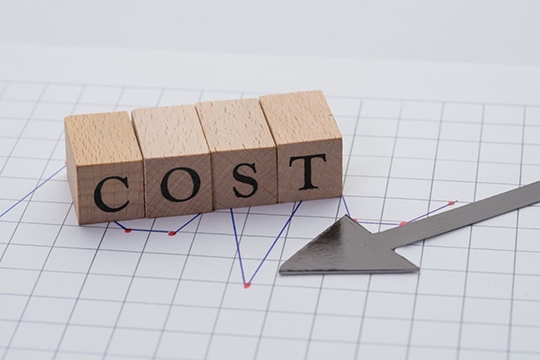 コスト削減を表す矢印